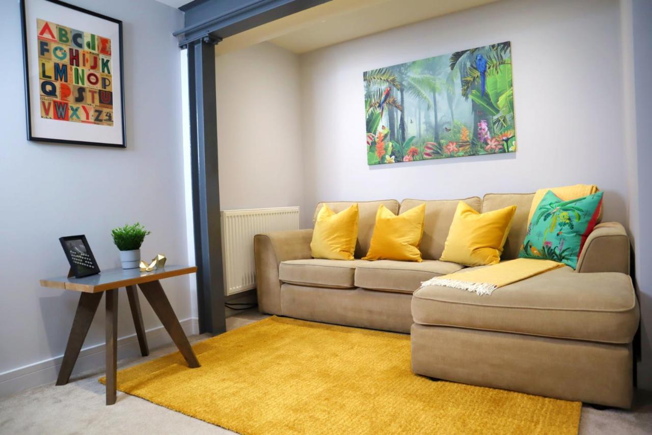 Urban Chic: Trendy 2-bedroom With Smart Amenities * Bournemouth